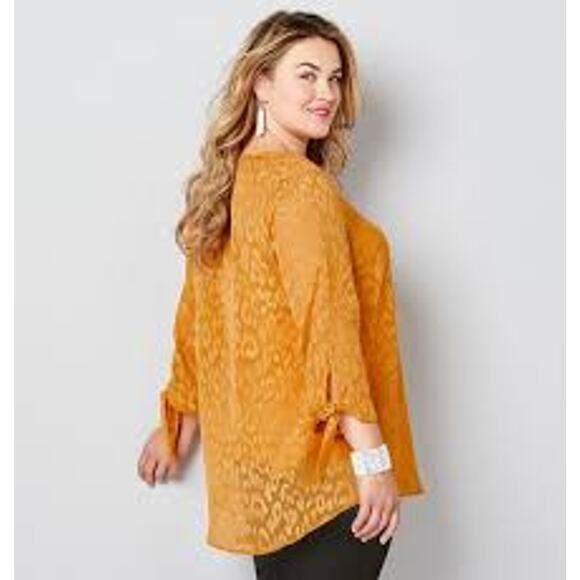 NWT Avenue Mustard Semi Sheer Leopard Jacquard Popover Tunic Plus Size: 26/28 - Picture 2 of 7
